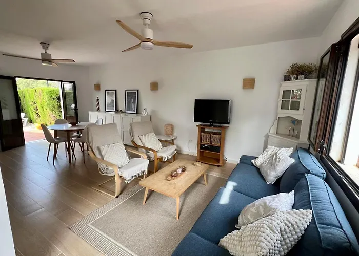 Villa Denia Beach בית נופש דניה